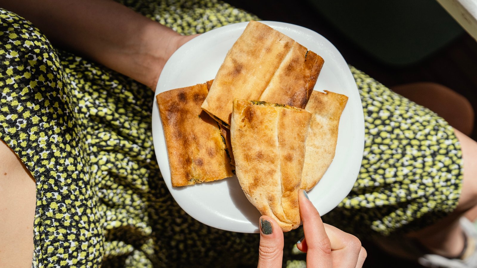 karadeniz-kahvaltisi-otlu-peynirli-pide