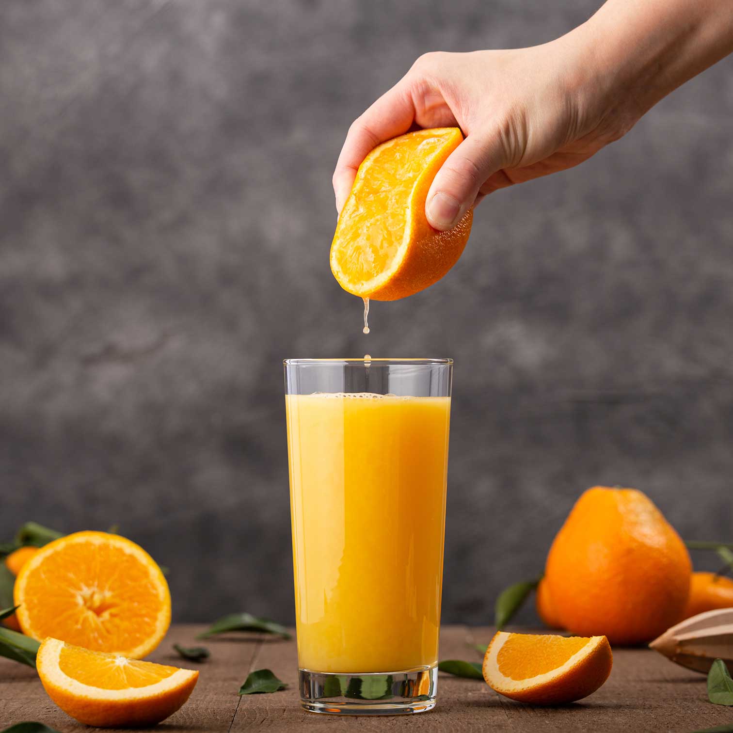 naga taze sikilmis portakal suyu